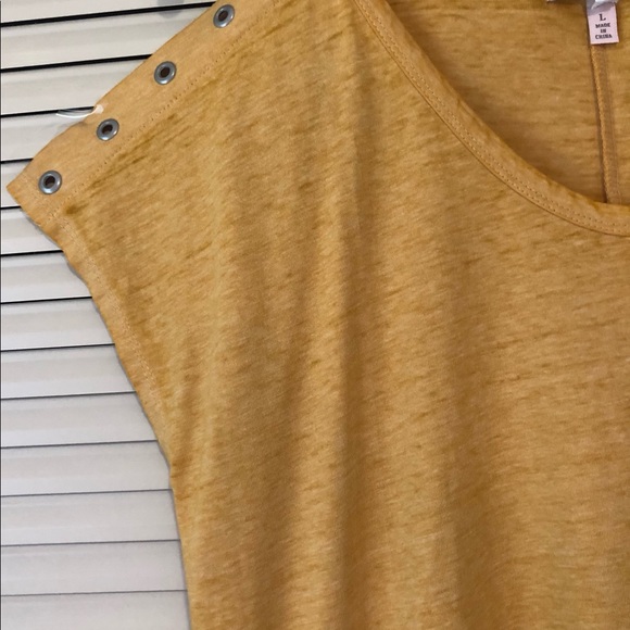 Harlow & Rose Top - Picture 2 of 7